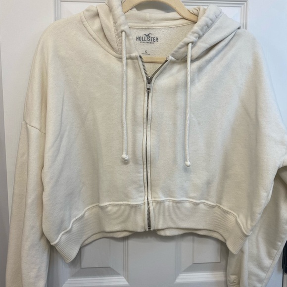 Hollister Women's Off-White Zip-Up Hoodie - Picture 5 of 5